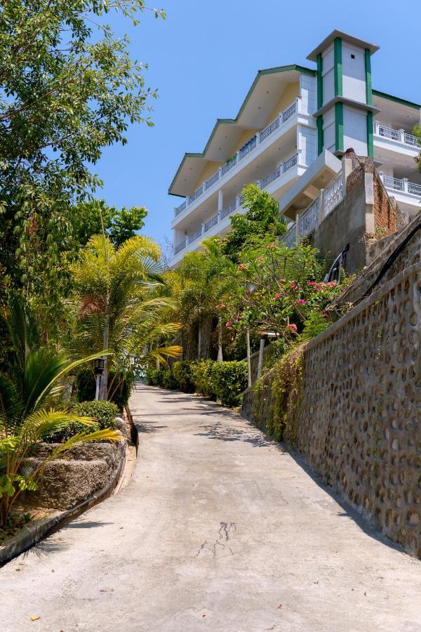Monte Prundi Hotel Labuan Bajo Esterno foto
