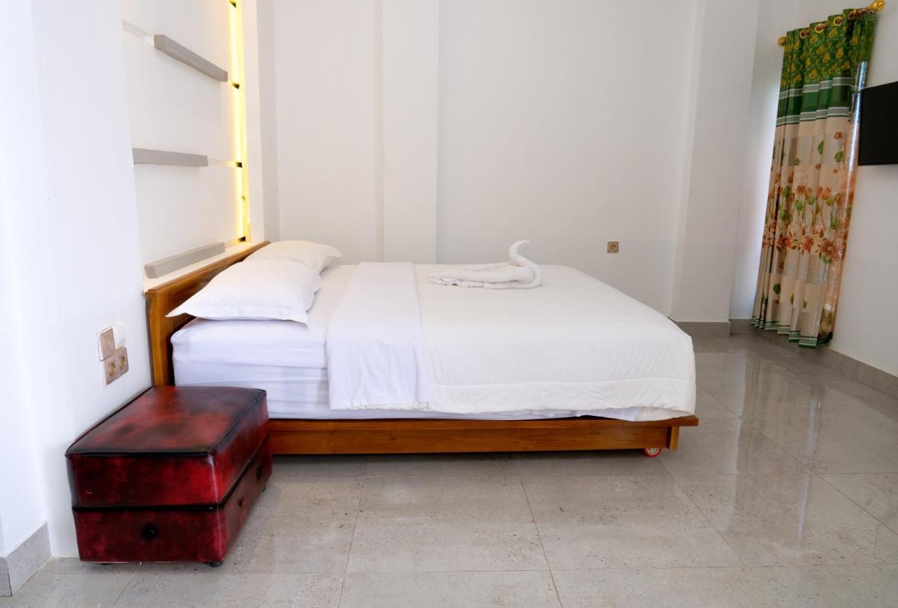 Monte Prundi Hotel Labuan Bajo Esterno foto
